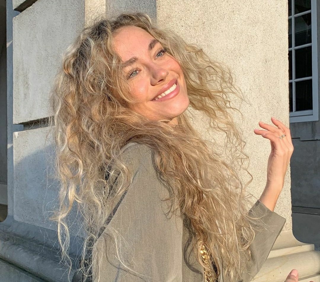 Лиза привлекальеная девушка из Енакиева цена от 3500 руб