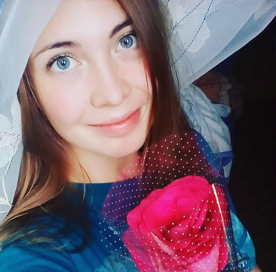 Кира привлекательная девушка из Енакиева цена от 3500 руб