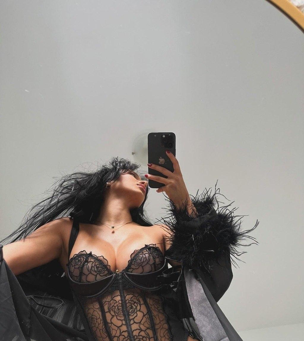 Ника привлекальеная девушка из Енакиева цена от 4000 руб