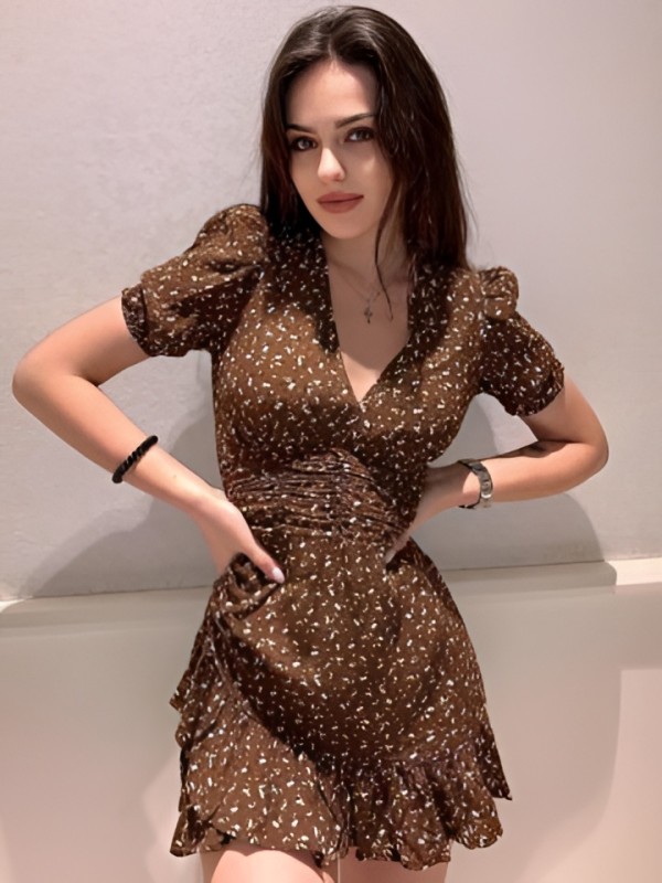 Устинья привлекательная девушка из Енакиева цена от 2000 руб