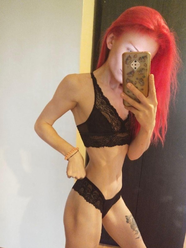 Рада привлекательная девушка из Енакиева цена от 3000 руб