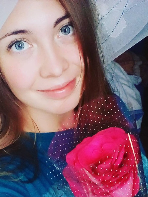 Кира привлекательная девушка из Енакиева цена от 3500 руб