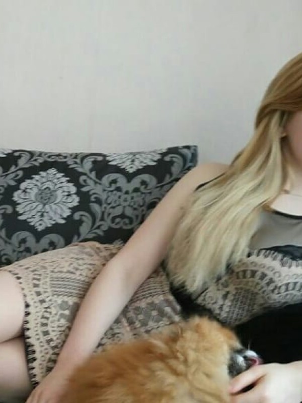 Карина привлекательная девушка из Енакиева цена от 3500 руб