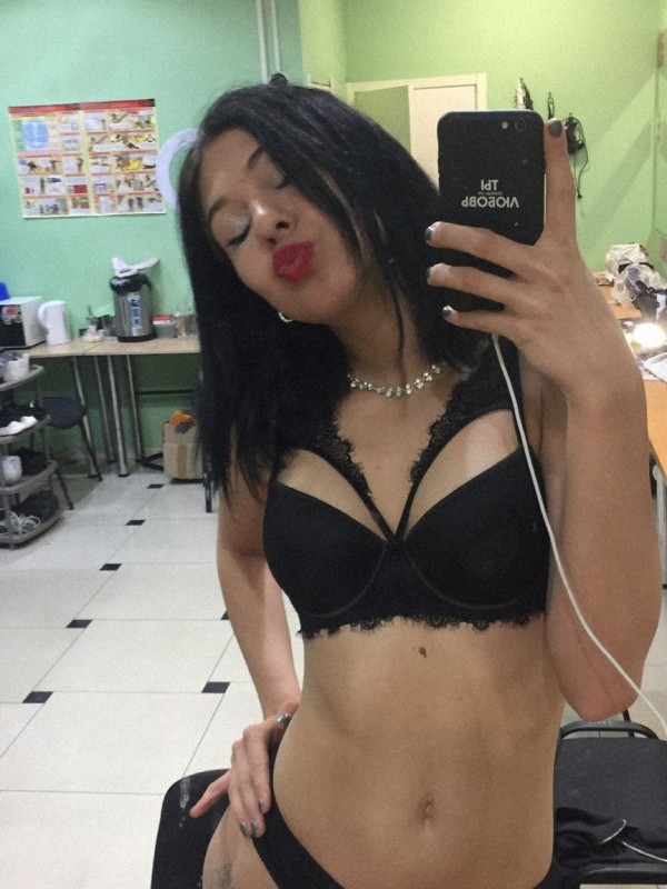 Лика привлекательная девушка из Енакиева цена от 3500 руб