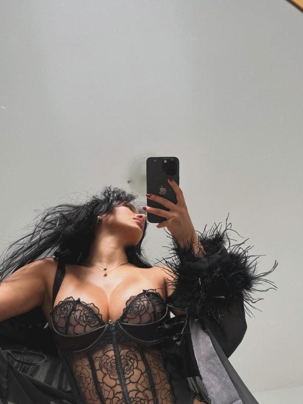 Ника привлекательная девушка из Енакиева цена от 4000 руб